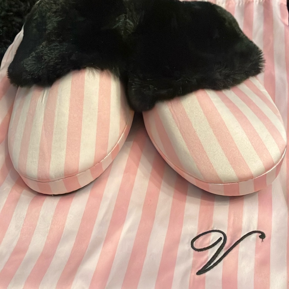VS Victoria's Secret Pink Slippers NWOT